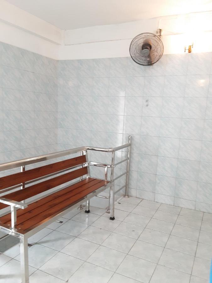 New Central Guesthouse Bangkok Ngoại thất bức ảnh